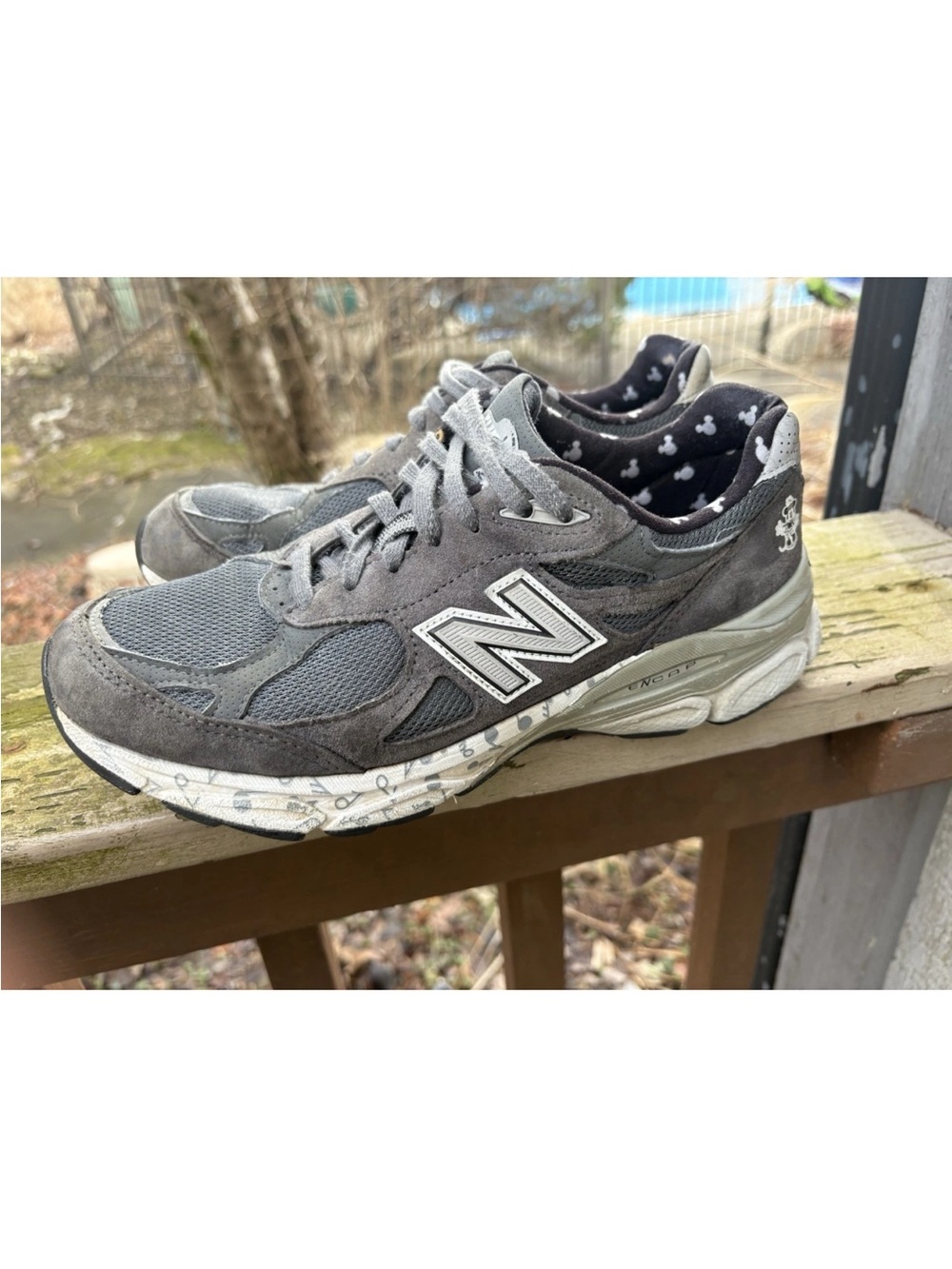 New Balance 990v3 × Disney Run 2015 Gray Suede Shoes Women Size 8.5 Minnie Mouse